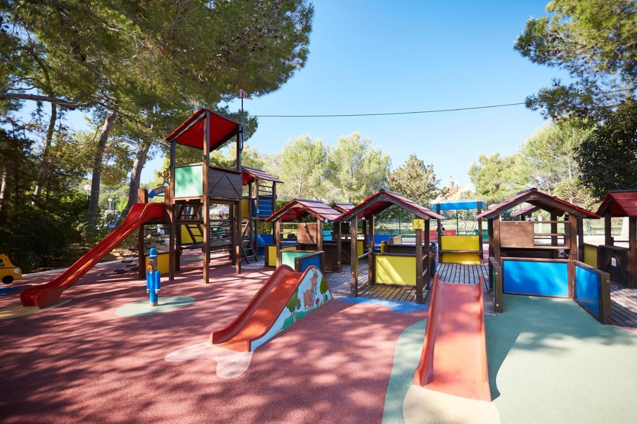 Invisa Hotel Club Cala Blanca Playa DPlaya Des Figueral Екстериор снимка