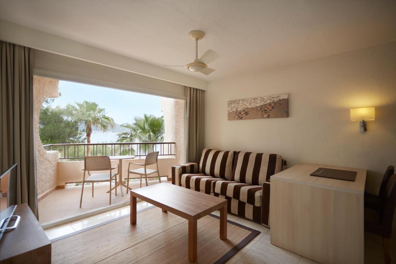 Invisa Hotel Club Cala Blanca Playa DPlaya Des Figueral Екстериор снимка