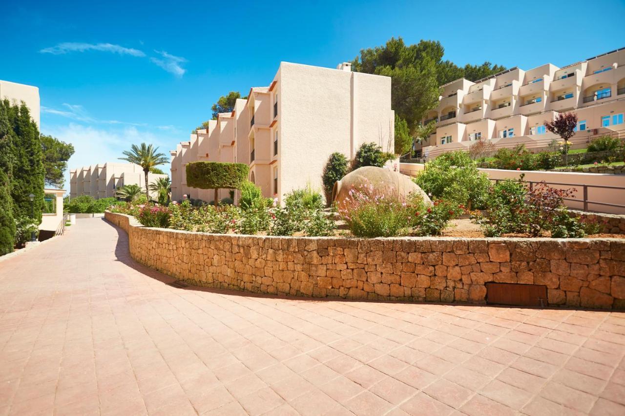Invisa Hotel Club Cala Blanca Playa DPlaya Des Figueral Екстериор снимка