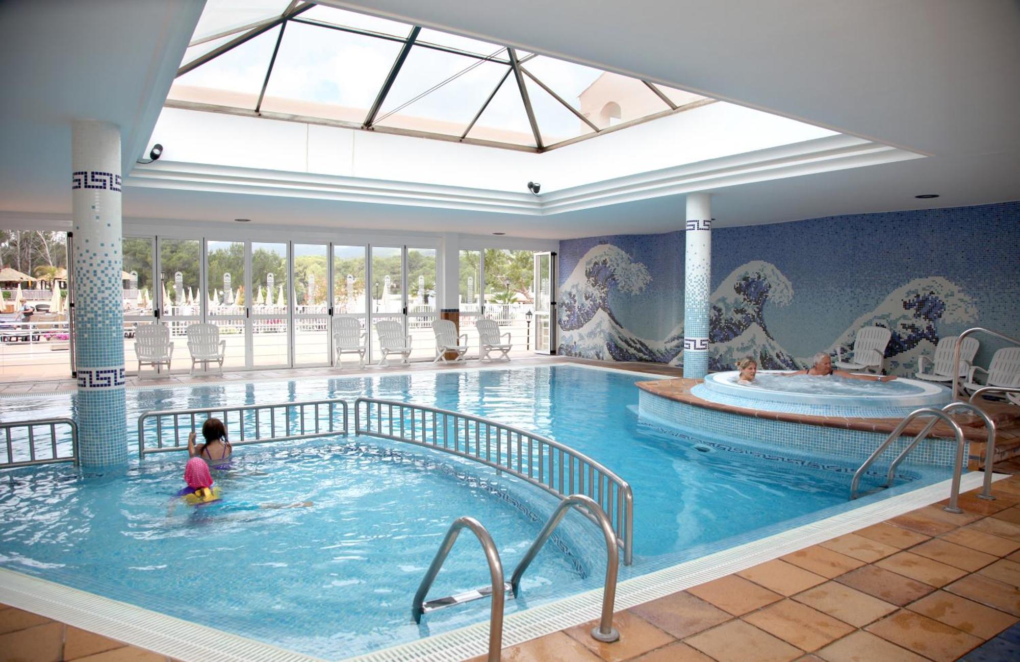 Invisa Hotel Club Cala Blanca Playa DPlaya Des Figueral Съоръжения снимка