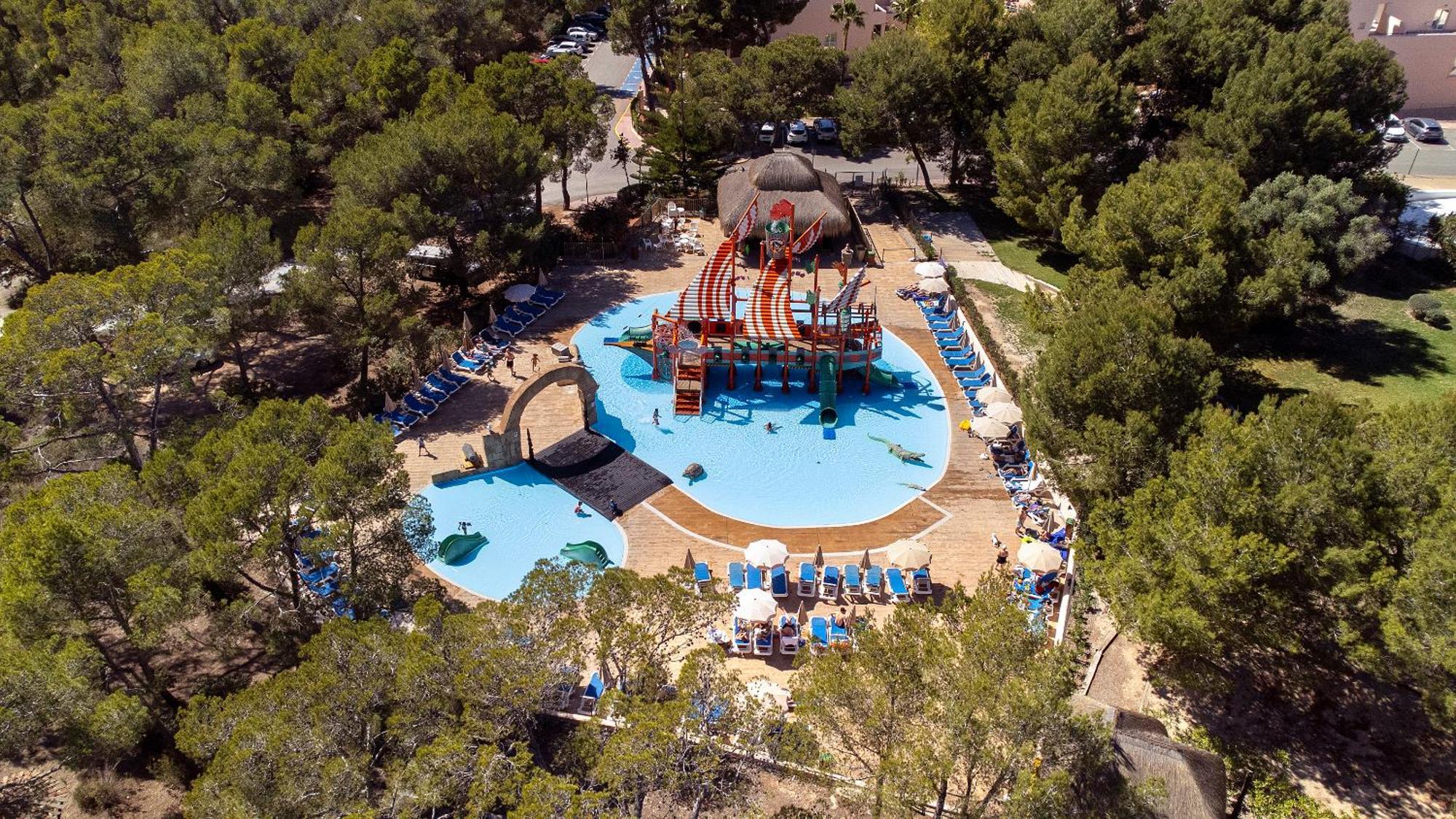 Invisa Hotel Club Cala Blanca Playa DPlaya Des Figueral Екстериор снимка