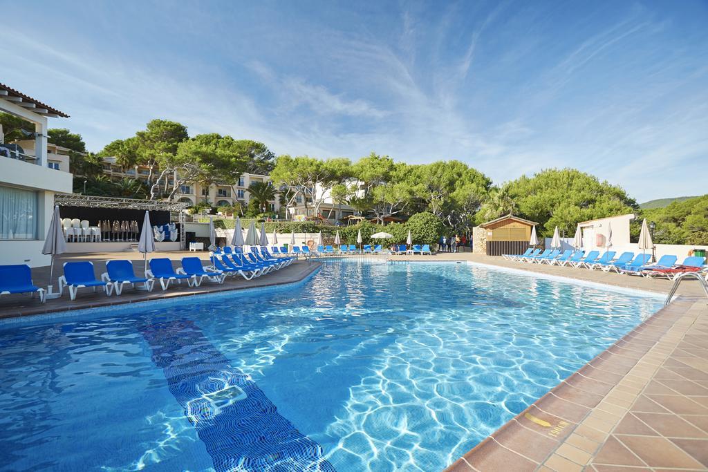 Invisa Hotel Club Cala Blanca Playa DPlaya Des Figueral Екстериор снимка