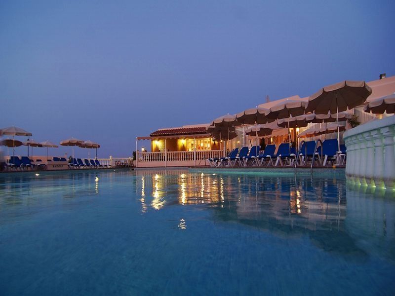 Invisa Hotel Club Cala Blanca Playa DPlaya Des Figueral Съоръжения снимка